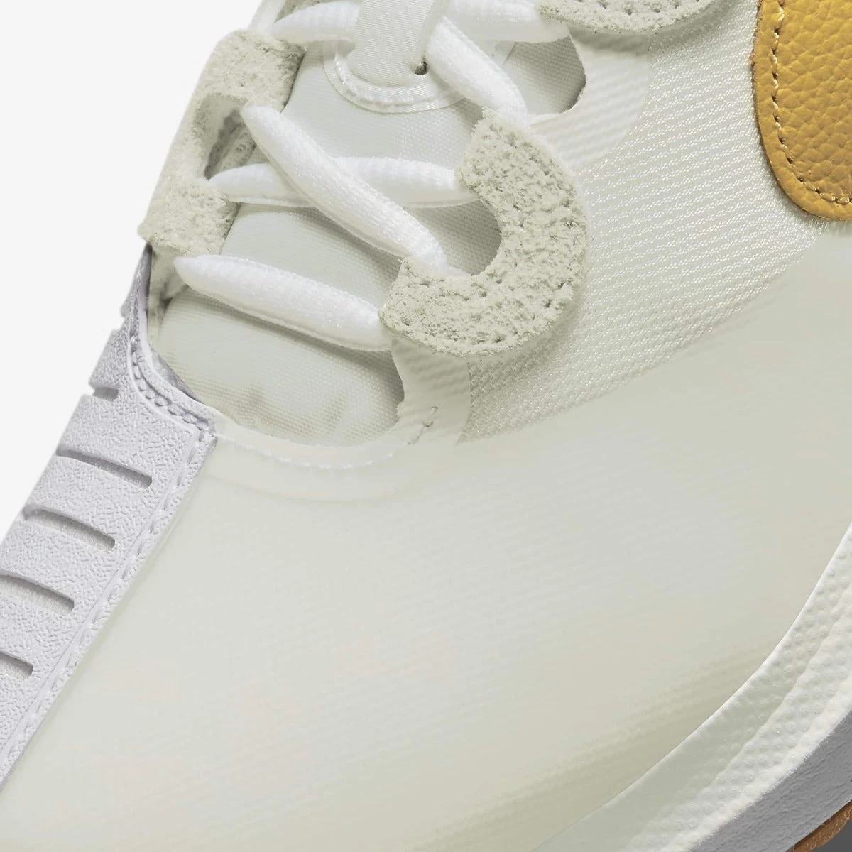 Nike Air Zoom GP Turbo Women's Tennis Shoe (White/Gold) - Image 7